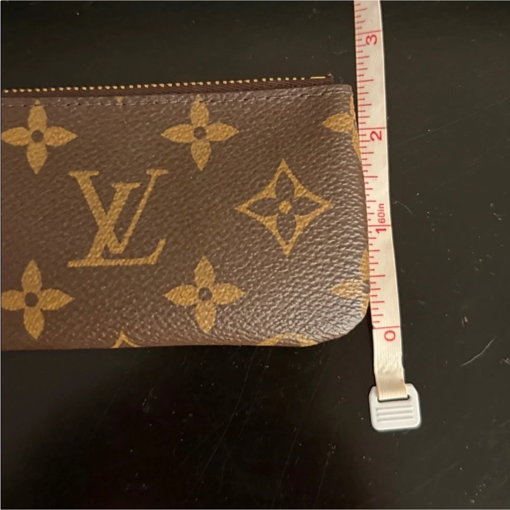 Louis Vuitton Monogram Canvas Key Pouch - Picture 11 of 12